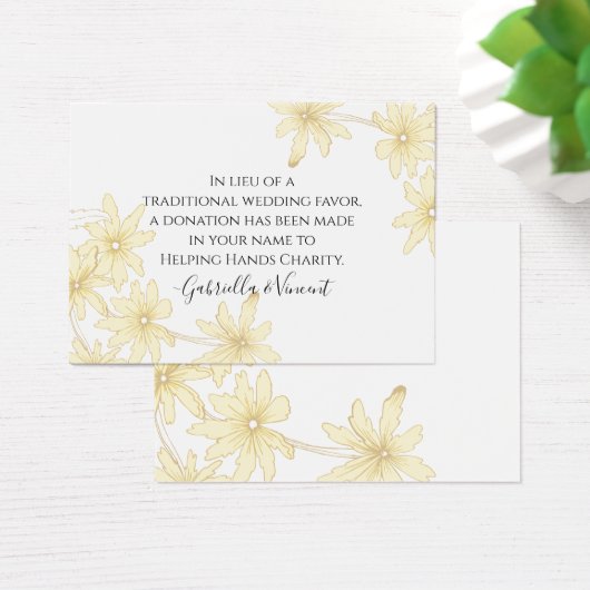 黄淡い色のデイジーの結婚チャリティカード (デスク)