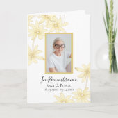 黄淡い色のデイジー花葬祭折り畳み プログラム (正面)