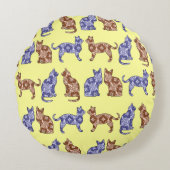 黄淡い色のペイズリー猫パターン装飾用クッション ラウンドクッション (正面)