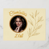 黄淡い色の色およびグラフィック金ゴールドリーフ誕生日 箔招待状ポストカード (正面)