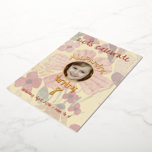 黄淡い色の色インディアン赤フローラ水カラー誕生日 箔招待状 (回転した状態)