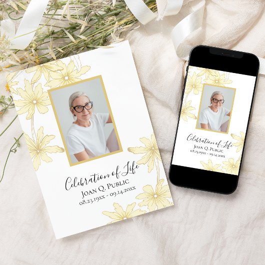 黄淡い色の色デイジー花お祝い 招待状