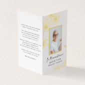 黄淡い色の色デイジー花葬儀祈りの言葉折り畳み 名刺 (外部)