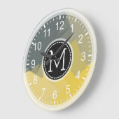 黄灰色モザイクモモダンノグラム ラージ壁時計 (傾斜)