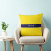 黄無地の色、ネイビーブルーリボン名モノグラム クッション (椅子)