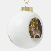 黄秋の木の前の鹿 セラミックボールオーナメント (左)