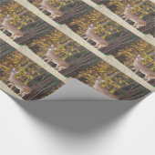 黄秋の木の前の鹿 ラッピングペーパー (角)