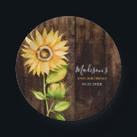 黄素朴ひまわり誕生会 ペーパープレート<br><div class="desc">そして素朴カントリー・キッドの誕生日パーティーの装飾で、木製の背景にヒマワリの水色のイラストレーションを持つ。このカスタマイズ紙プレートは、子の名前、年齢、およびイベント日を追加して追加する。夏エレガントか秋の女の子の誕生日パーティーデザイン。</div>
