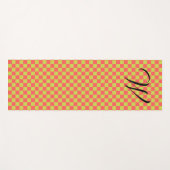 黄緑と薄いピンクのチェッカーボーモノグラムのド ヨガマット (正面(横))