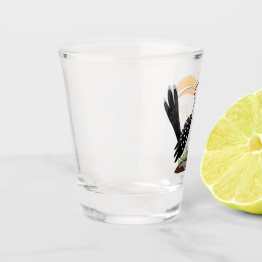 黄色いおもしろいハナシバサリの鳥の漫画 ショットグラス (左)