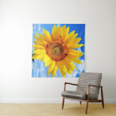 黄色いひまわりとミツバチ（青空） – 夏の日 タペストリー (インサイチュ(横))