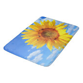 黄色いひまわりとミツバチ（青空） – 夏の日 バスマット (アングル)