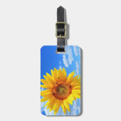 黄色いひまわりとミツバチ（青空） – 夏の日 ラゲッジタグ (正面縦)