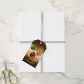 黄色いぼかし背景のカラフルなクリスマスボール ギフトタグ (より糸付き)