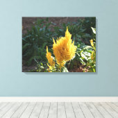 黄色いアスティルベの花 キャンバスプリント (インサイチュ (ウッドフロア))