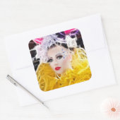 黄色いガウンのスーパースターモデル スクエアシール (封筒)