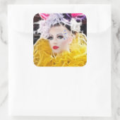 黄色いガウンのスーパースターモデル スクエアシール (バッグ)