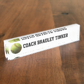 黄色いソフトボールのスポーツ デスクネームプレート (側面)