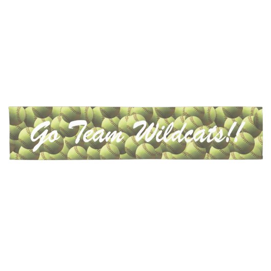 黄色いソフトボールの旗 ショートテーブルランナー (横)