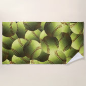 黄色いソフトボールはMultiballをカバーしました ビーチタオル (正面)