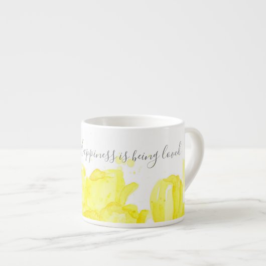 黄色いチューリップの幸せが愛されている エスプレッソカップ (正面右)