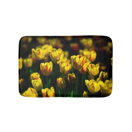 黄色いチューリップの花 バスマット (正面)
