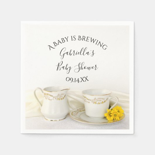 黄色いデイジーのティーカップベビーは醸造シャワー スタンダードカクテルナプキン (正面)
