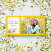 黄色いデイジーの結婚式の日を保存するティーカップ セーブザデート