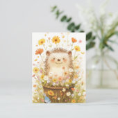 黄色いデイジーの花鉢の中の白いハリネズミ ポストカード (スタンド正面)