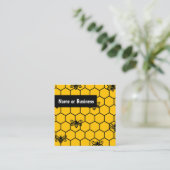 黄色いハニカムに黒いハチ スクエア名刺 (スタンド正面)
