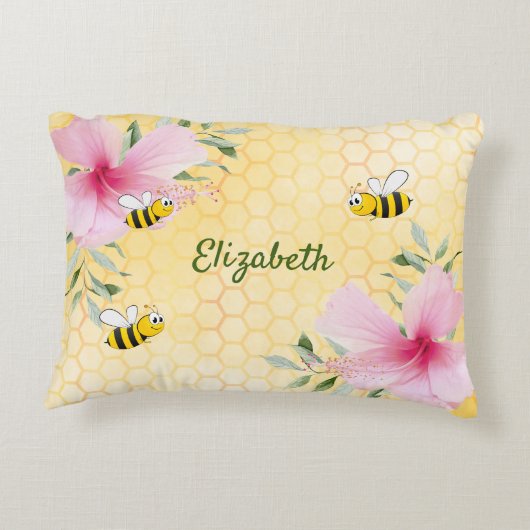 黄色いハニカムピンクの花ミツバチの名前 アクセントクッション (裏面)