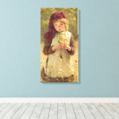 黄色いバターカップの花を持つかわいい少女 キャンバスプリント (インサイチュ (ウッドフロア))