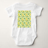 黄色いバラとチューリップの花を持つ花柄 ベビーボディスーツ (裏面)