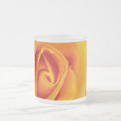 黄色いバラの花 フロストグラスマグカップ (中央)