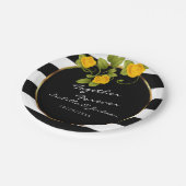 黄色いバラオンブラック&ホワイトストライプ ペーパープレート (アングル)