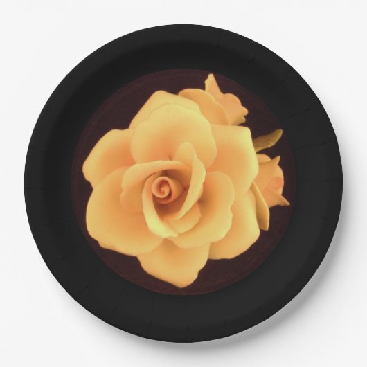 黄色いバラ、2004年の写真。 ペーパープレート (正面)