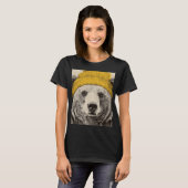 黄色いビーニーを被ったクマの森の動物 Tシャツ (正面フル)