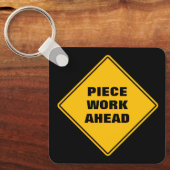 黄色いピースの前線道路のパーソナライズされた標識 キーホルダー (正面)