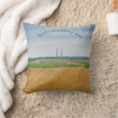 黄色いフィールドを持つ工場の煙突 クッション (ブランケット)