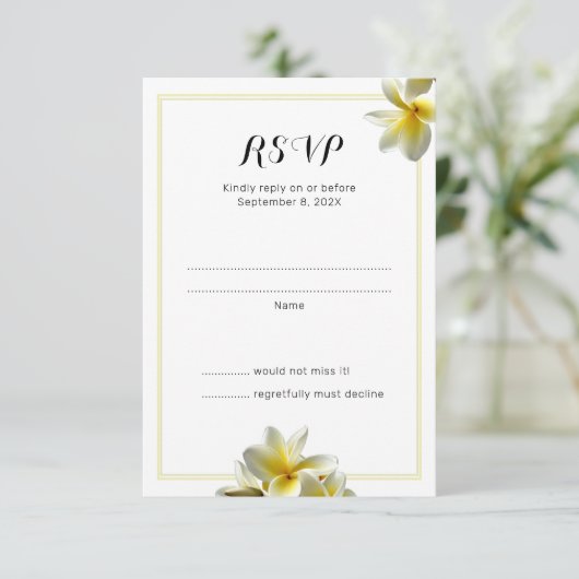 黄色いプルメリア結婚の返信カード 招待状 (スタンド正面)