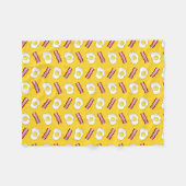 黄色いベーコン・エッグ フリースブランケット (正面(横))