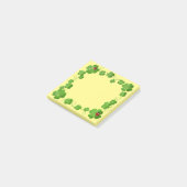 黄色いポストに四つ葉のクローバーとてんとう虫 ポストイット (アングル)