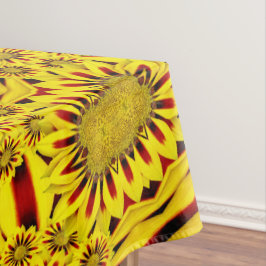 黄色いマリーゴールド及び赤いヴィンテージの万華鏡のように千変万化するパターン テーブルクロス