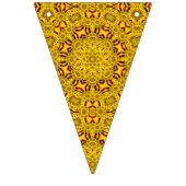 黄色いマリーゴールド及び赤いヴィンテージの万華鏡のように千変万化するパターン バンティングフラッグ (第1の旗)