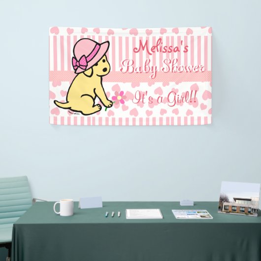 黄色いラブラドールのピンクの女の子のベビーシャワーの旗 横断幕 (トレードショー)