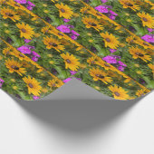 黄色いルデベキアの花ピンクのフロックスとビー ラッピングペーパー (角)