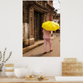 黄色い傘と女性のポスター ポスター (キッチン)