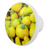 黄色い冬のカボチャがオン セラミックノブ (右)