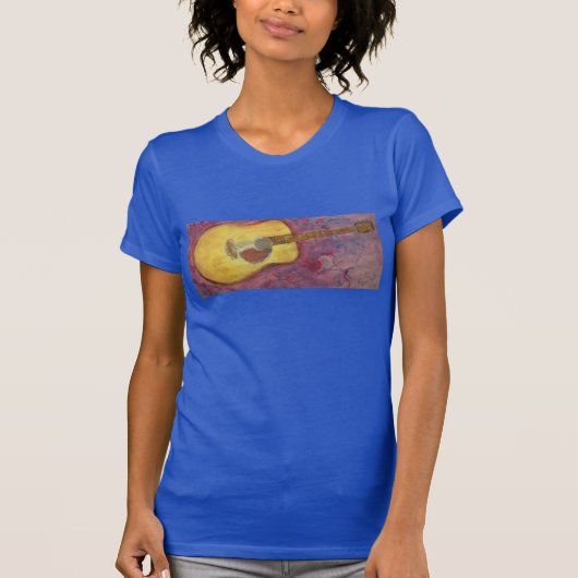 黄色い古さびのアコースティックギター Tシャツ (正面)