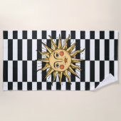 黄色い太陽と顔 ビーチタオル (正面)